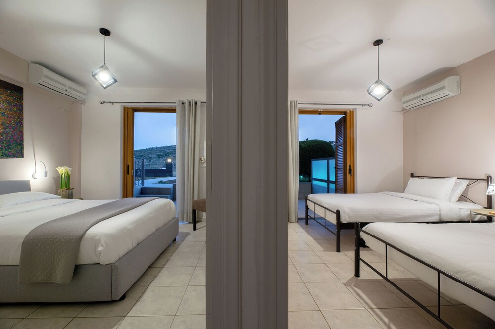 Stork Holiday Apartments - Garden & Sea View