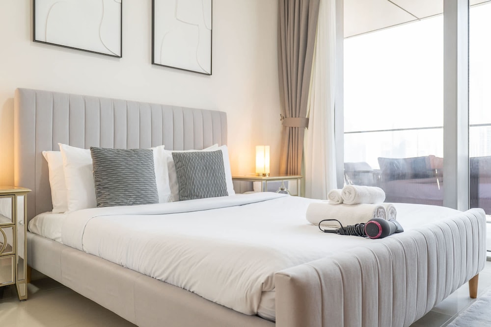 Gorgeous 1 Bedroom in Boulevard Point With City Views