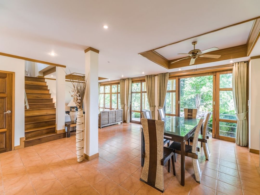 3 Bedroom Villa Beach Front Resort TG12