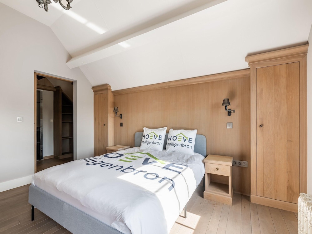 Luxury Retreat With Furry Friends