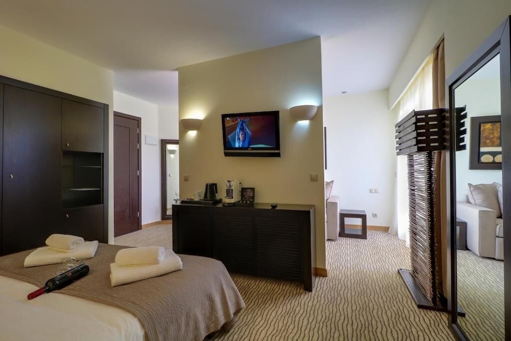 Olympian Bay Grand Resort