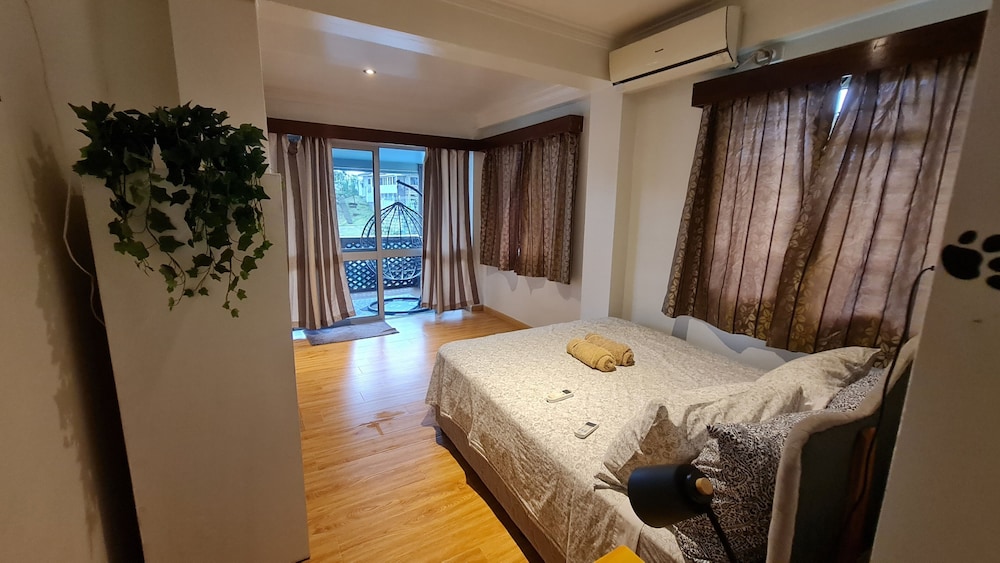 Axis Apartments