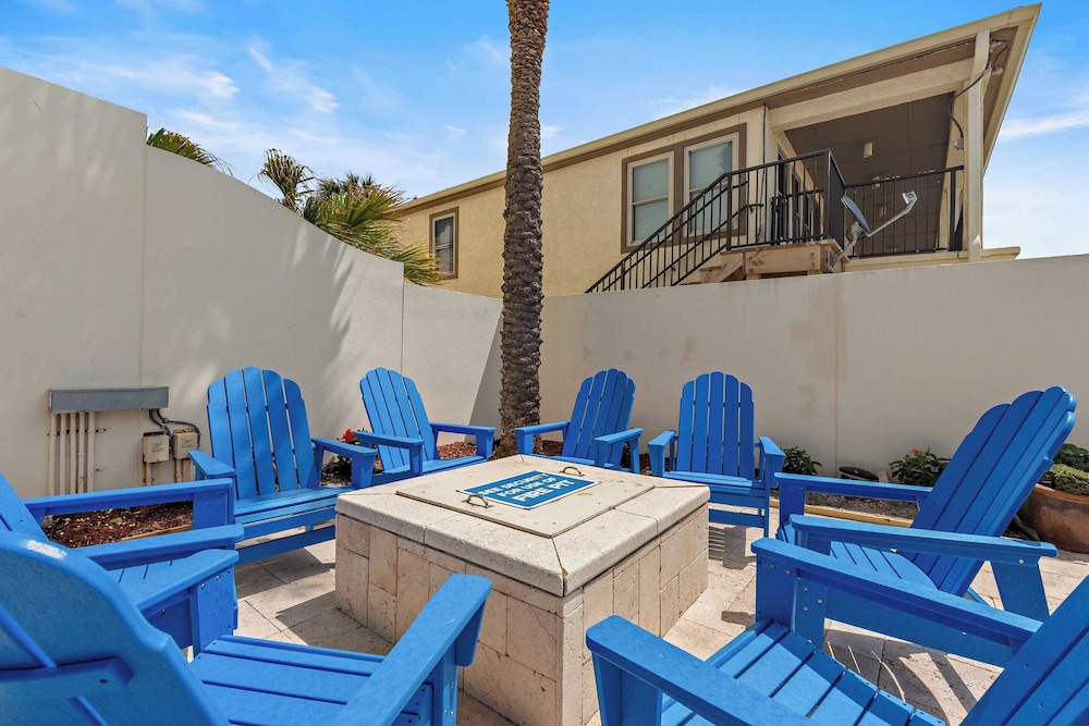 Beachfront Stay w/ Resort Amenities & Gulf Views Sterling Breezing #506