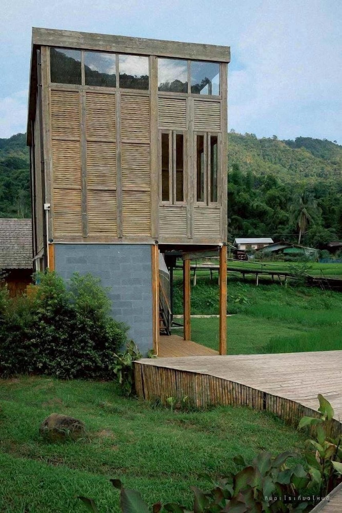 Lomhaijai Homestay