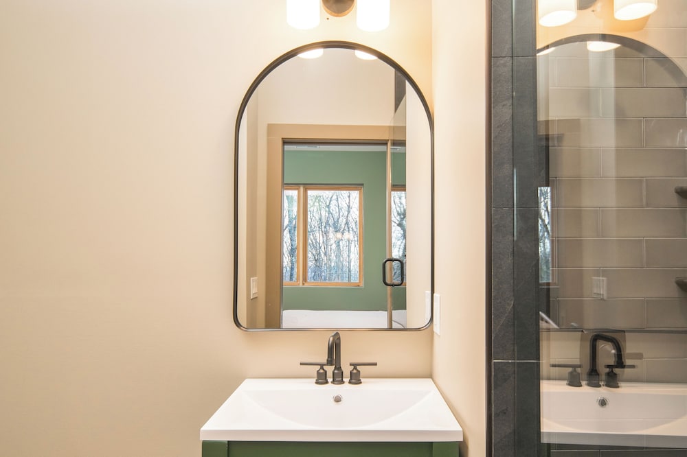 2 Mi to Beech Mtn Resort! 8,000-sq-ft Luxe Escape