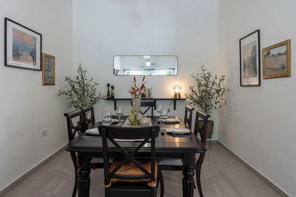 Arty Haven Spacious 3BR House in Larnaca