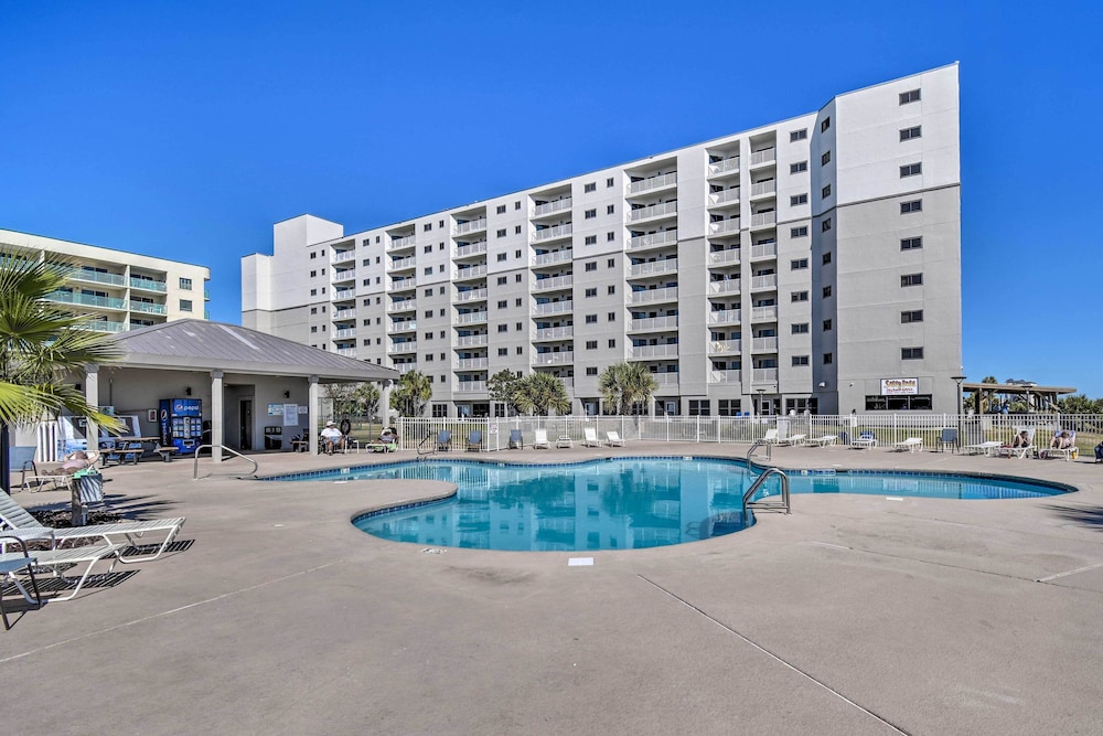 On-site Beach Access: Studio in Gulf Shores
