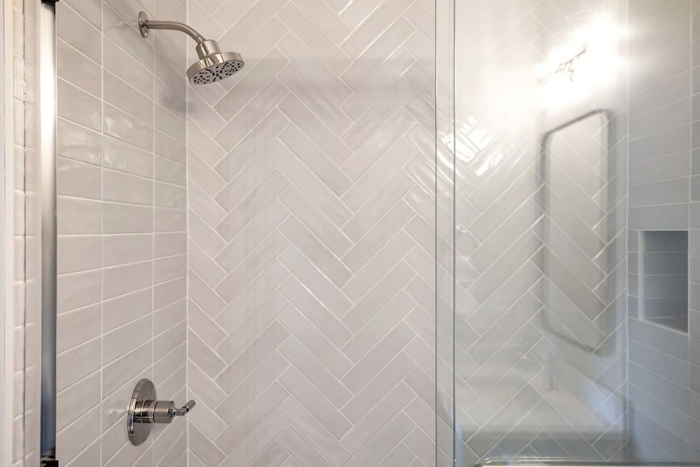 Soprano-private Rooftop-gr8 Walking Location