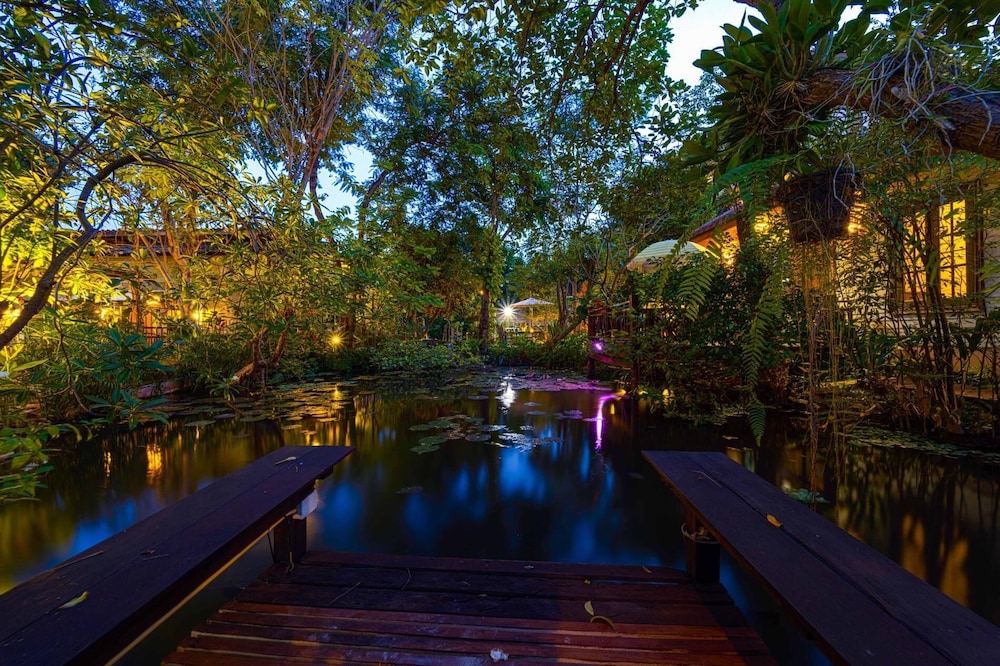 Fantastic Resort Near Town Location BS88