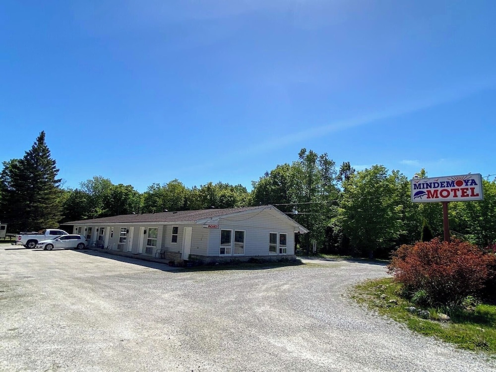 Mindemoya Motel
