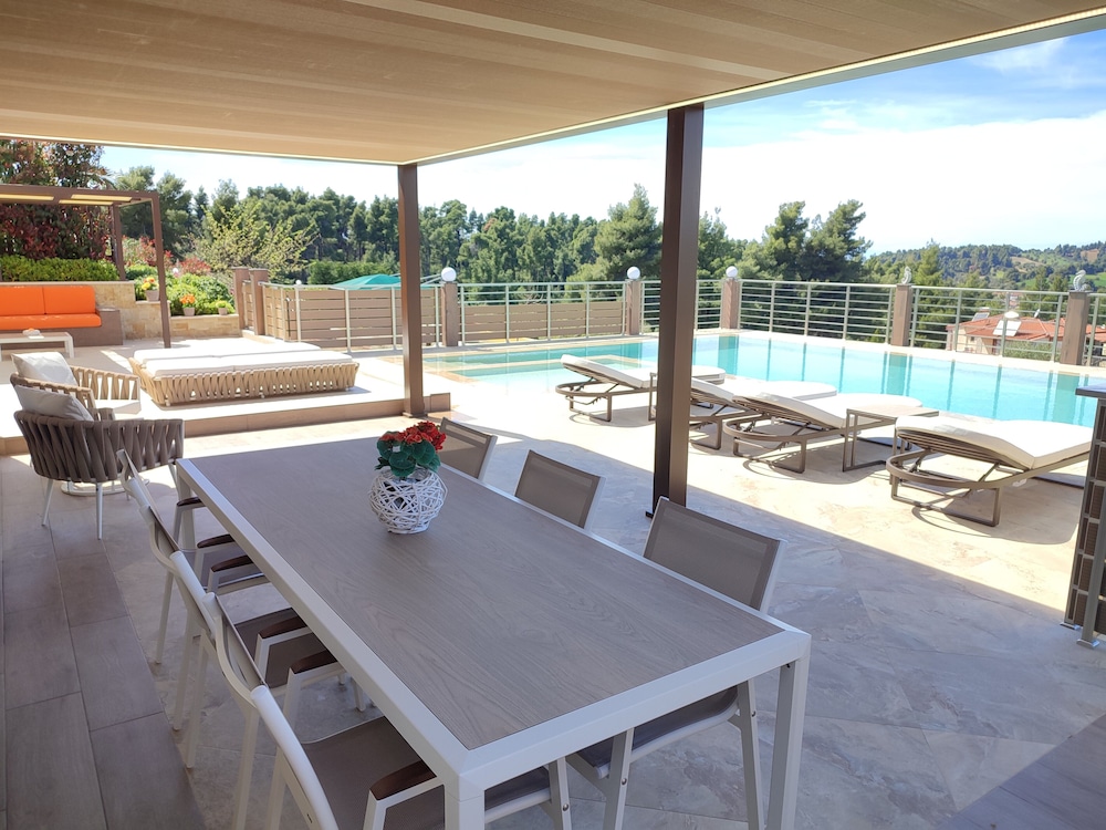 Aracelia Villas with private pools