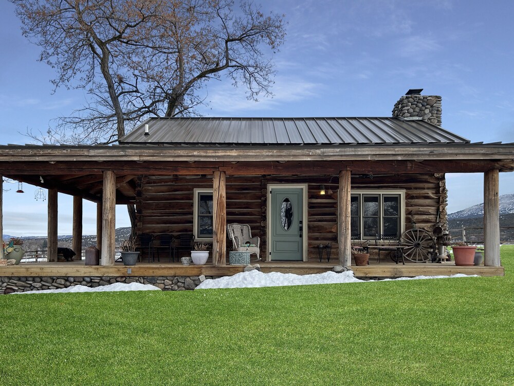 Timeless Mesa Hideaway 2 Bedroom Cabin