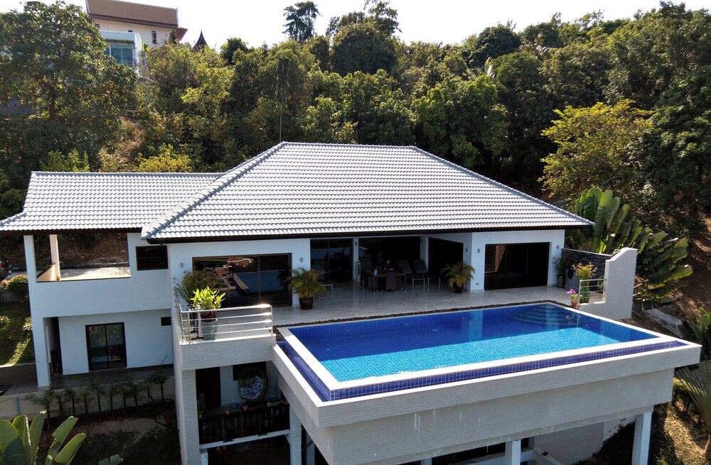 Secluded Villa With Private Pool and Breathtaking Sea Views