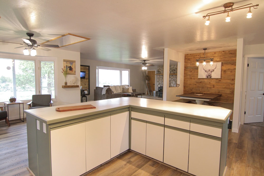 Fish Hatchery Ranch w/ Furnished Patio