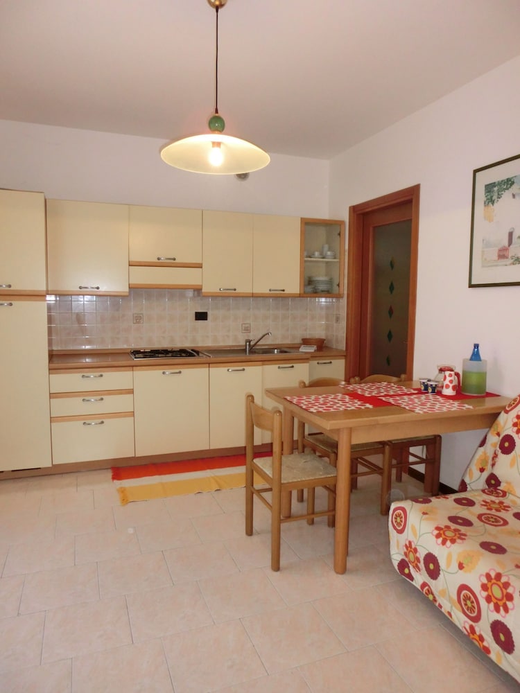 Feel at Home in This Apartment With Fenced Garden view 2