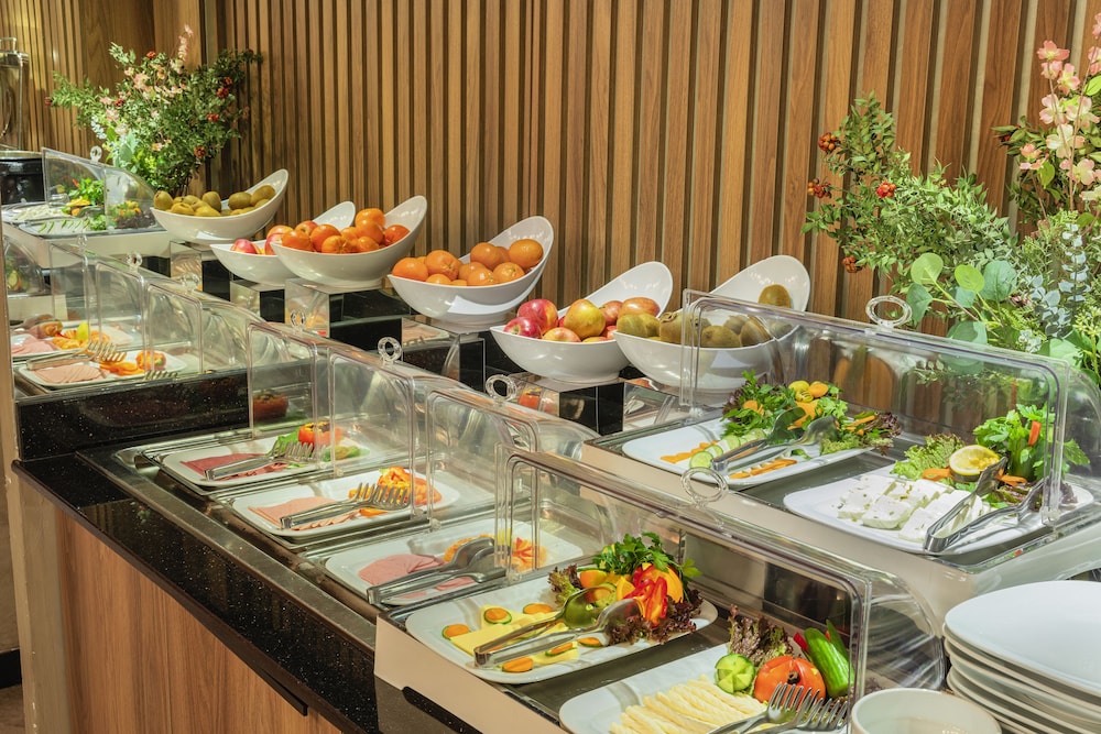 Ayramin Deluxe Hotel - Image 30