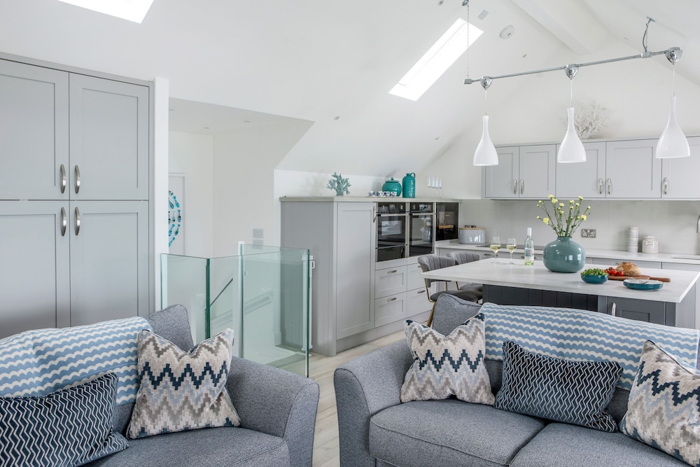 Loe Cottage