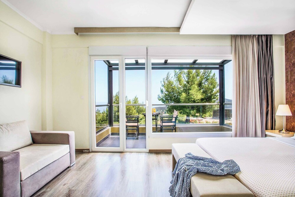 Sunny Spa Villa