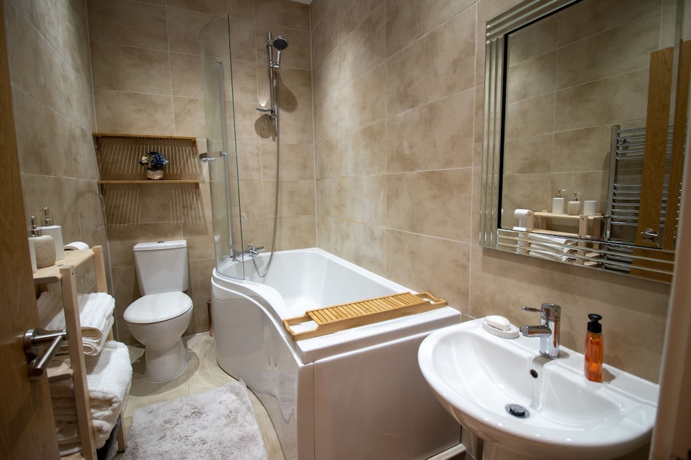 The Best Apartment in Canterbury view 3