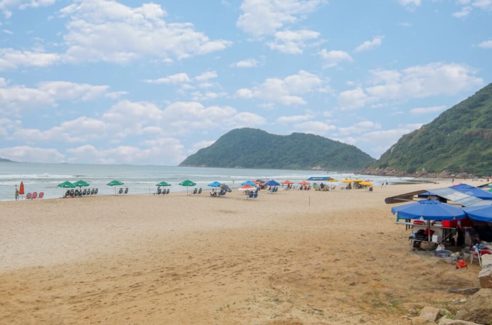 Apto pet Friendly c Wifi a 350m da Praia do Tombo