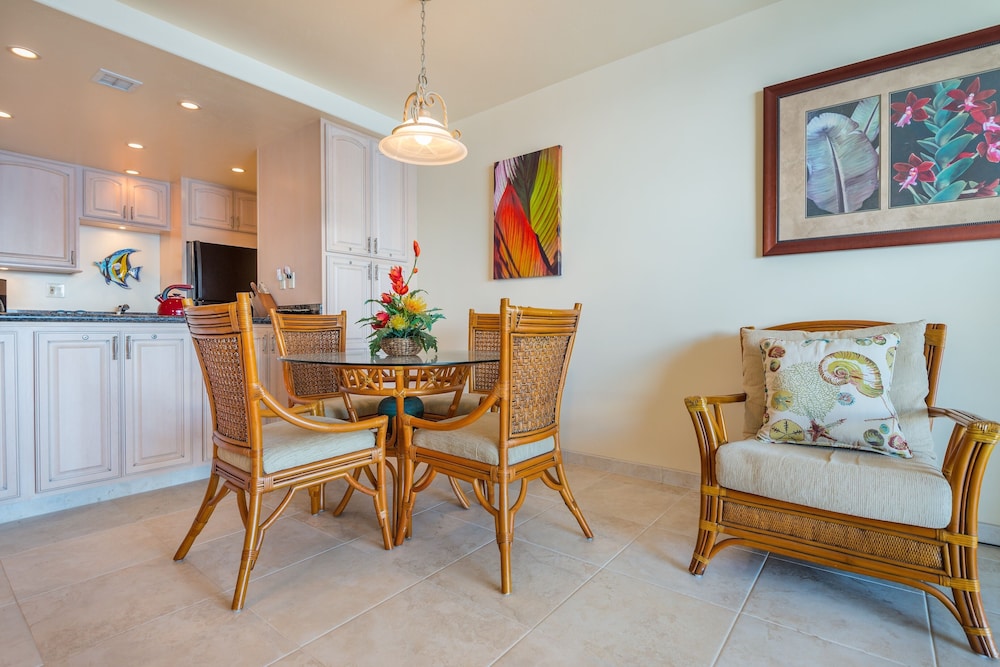 Kahana Reef 402 by RedAwning view 2