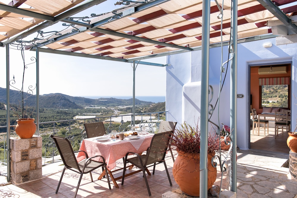 Sarakinas Residences photo 5