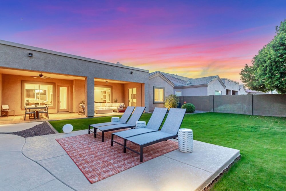 The Dreaming Tree Sleeps 10 Pool Spa Firepit BBQ