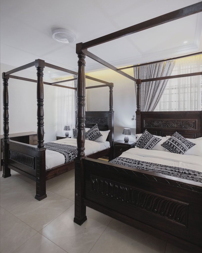 Skyhut Boutique House