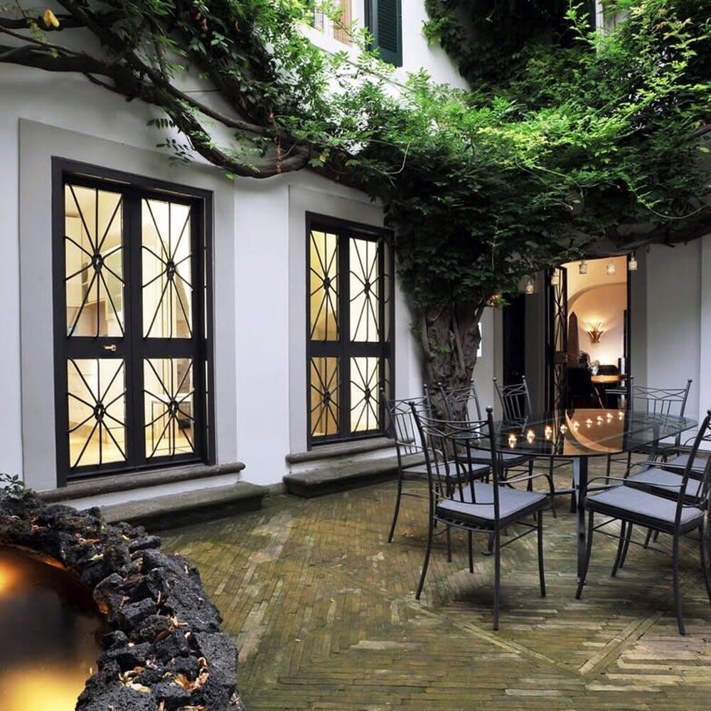 La Palazzina Santa Dorotea Splendid Rome Townhouse With Courtyard Garden