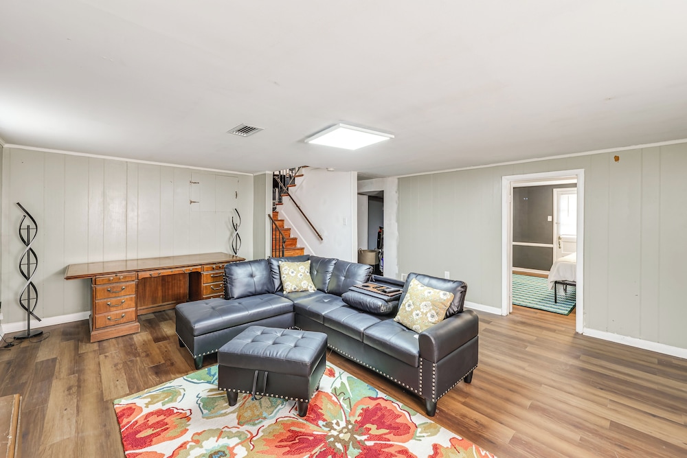 Fireplaces, Fire Pit & Family Fun: Alexandria Home