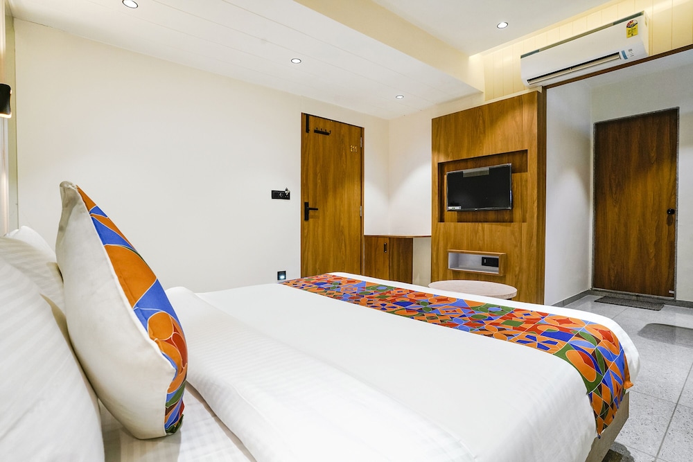 Fabhotel Ms Residency