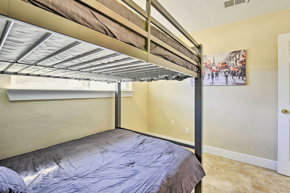 Fort Walton Beach Vacation Rental w/ Fire Pit view 5
