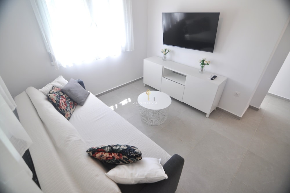 Zennova 29 Vourvourou Garden House