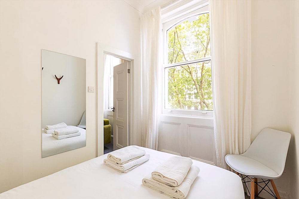 Elegant Knightsbridge Flat Near Harrods