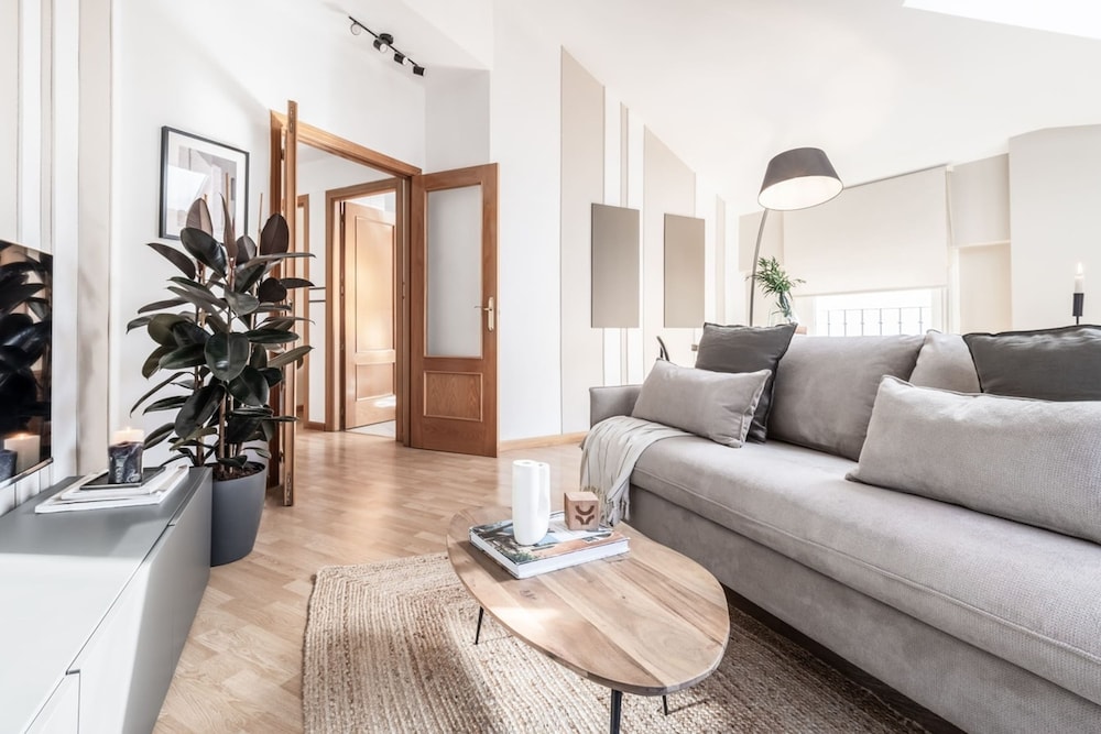 Marques - 1 Bedroom With Pool in Madrid