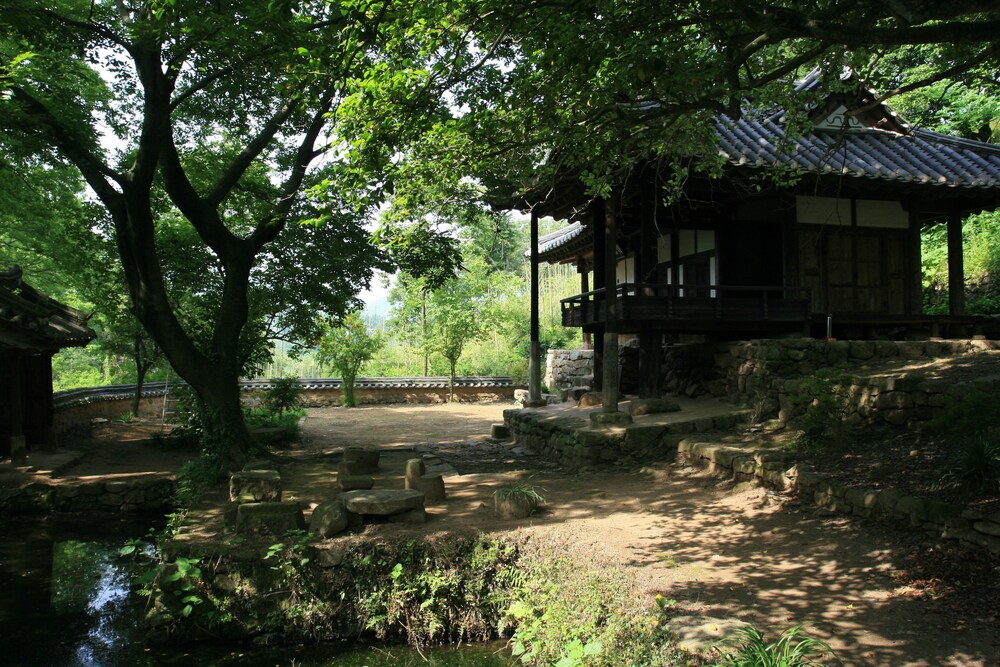 Yi Jin-rae's Historic House