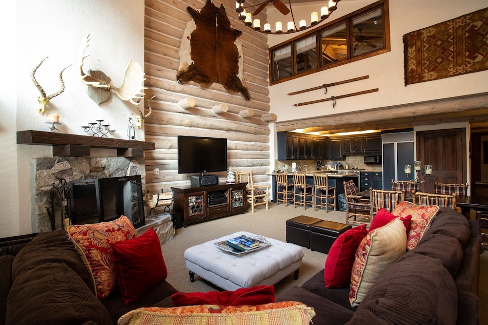 Pine Inn at Trail's End Lodge - Two Bedroom Residence with Spa #8 2 Condo