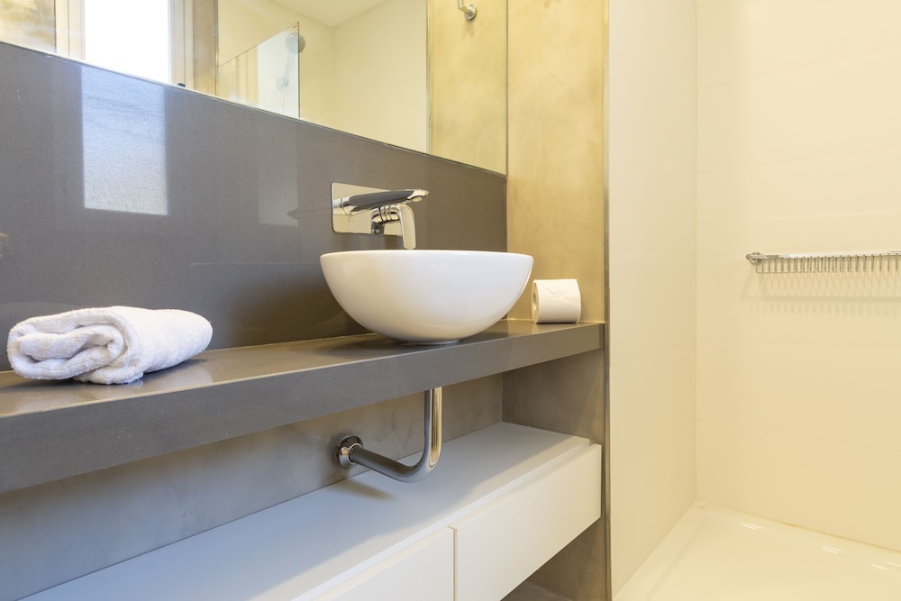 Floralis Suites by Be Local