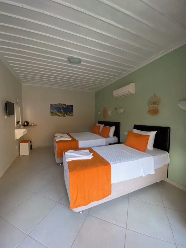 SUNA HOUSE