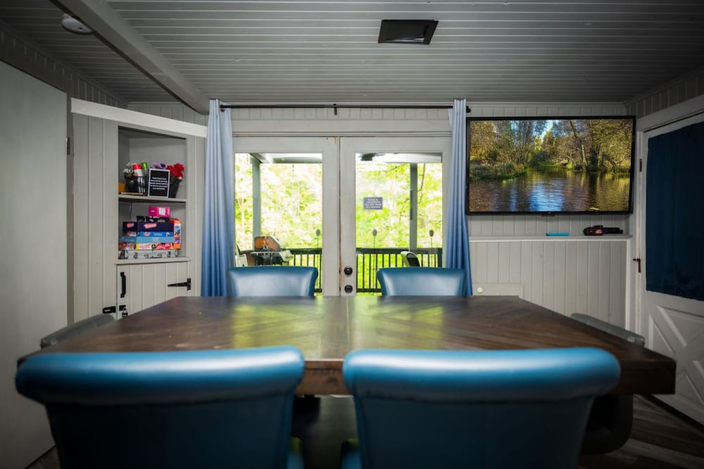 Lakefront-nestled in Nirvana