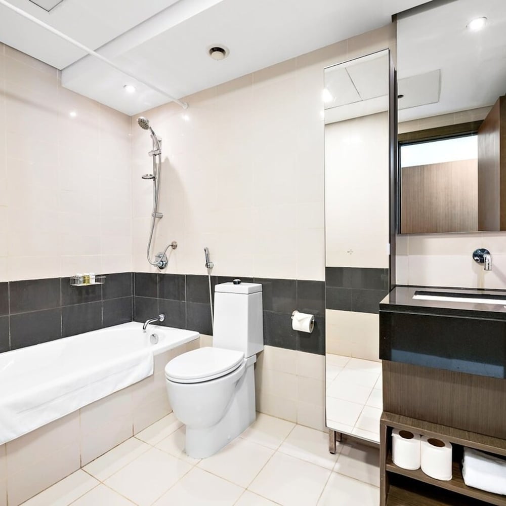 Silkhaus High Floor in Downtown Fully Furnished