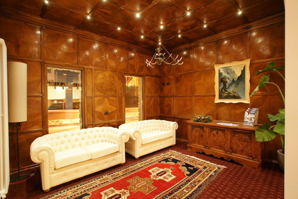 Adler Family & Wellness Clubresidence