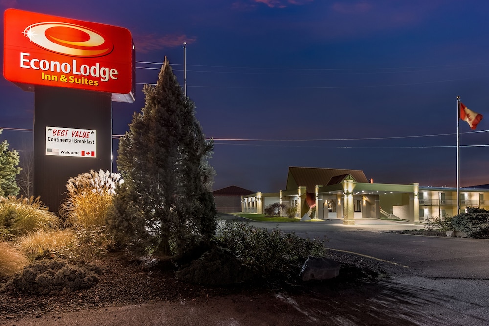 Binghamton Vacations - Econo Lodge Inn And Suites - Property Image 3