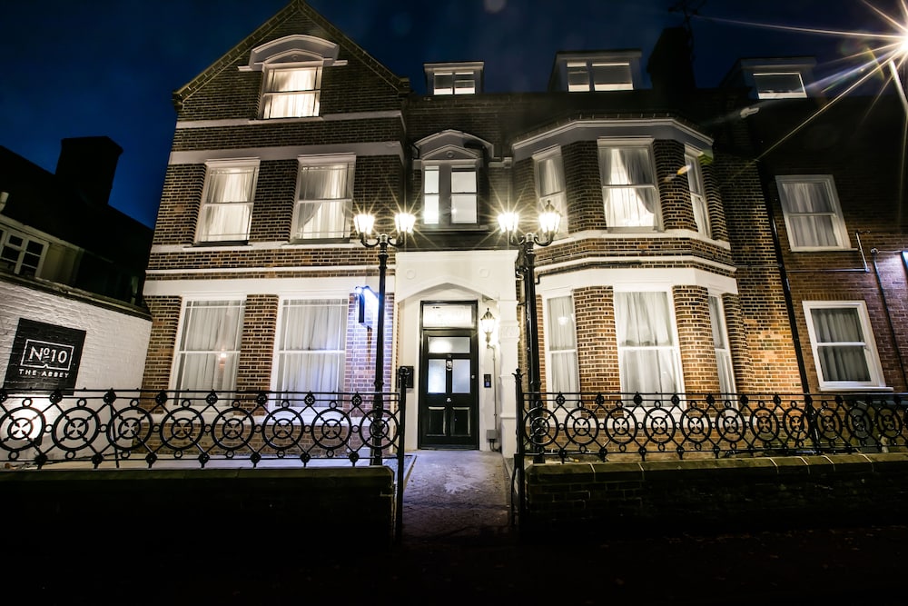 Number 10 The Abbey