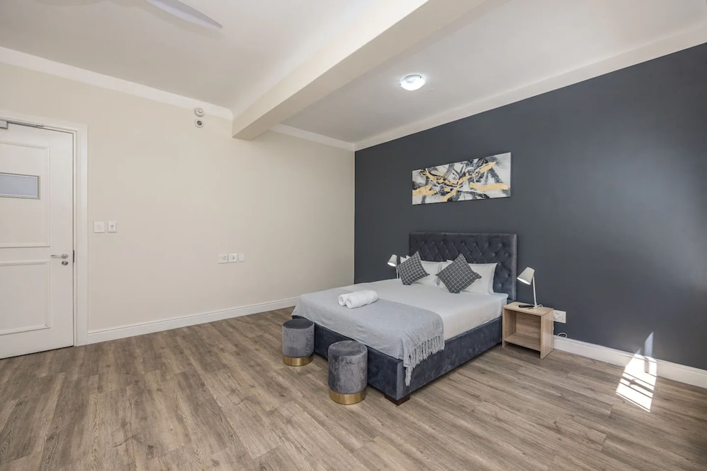 Cape Legacy - Spacious Studio Suite view 2