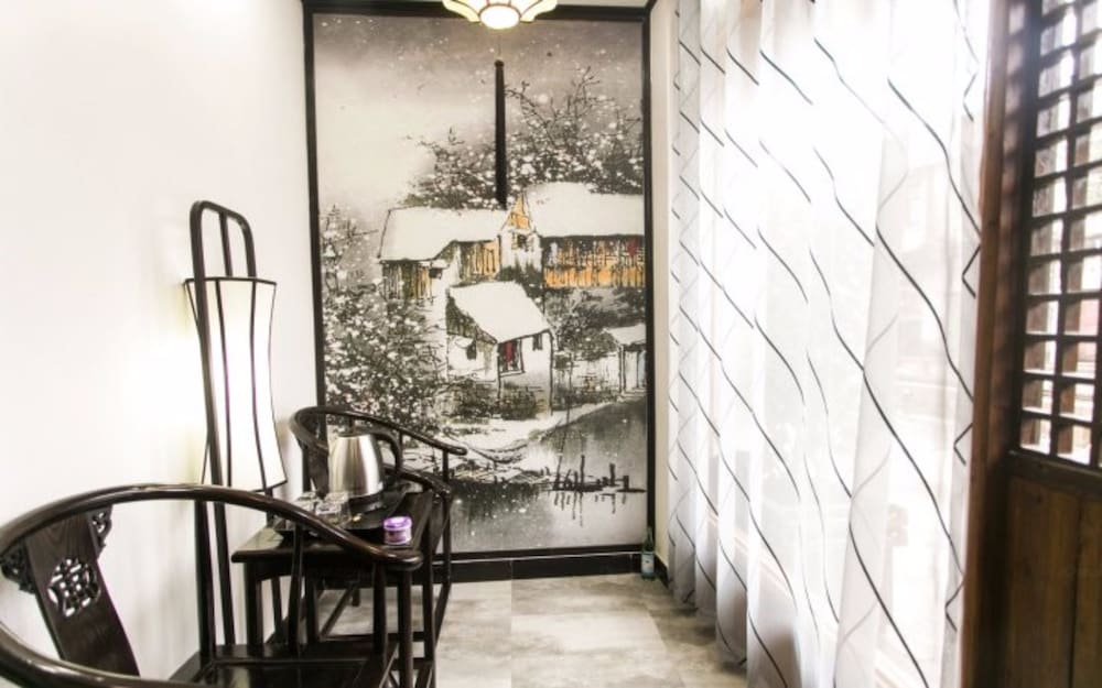 Zunyuelou Inn Tongli