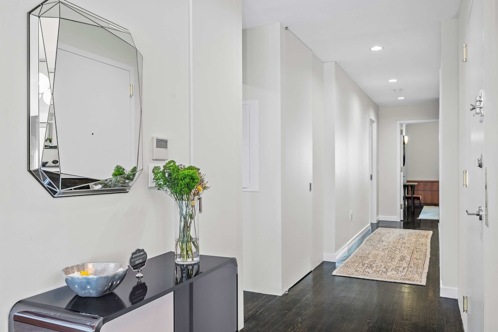 Prince by Rove Travel 2BR Soho Condo w Terrace