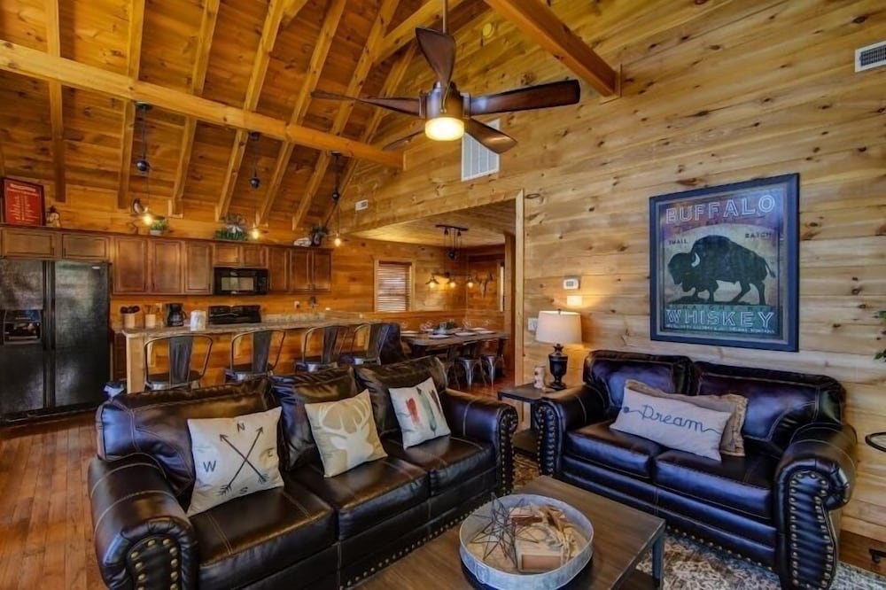 Sundance - 2 Bedrooms, 2 Baths, Sleeps 8 Home by RedAwning