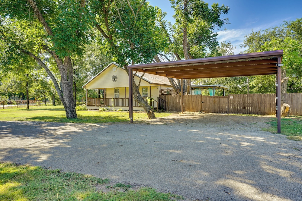Peace, Space & Starry Nights: Ranch Home in Azle