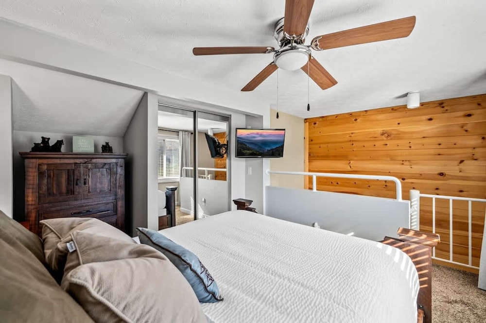 Sleeps 6 Mountain Views Shared Resort Amenities